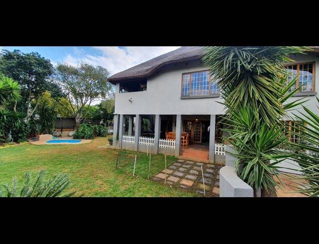 6 BEDROOM HOUSE FOR SALE IN VAL DE GRACE